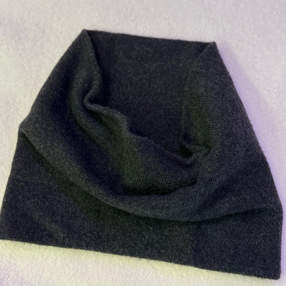 Women scarf, preowned like a new, never worn